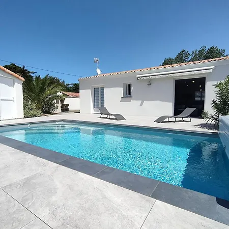 Hébergement de vacances Maison Neuve A Avec Piscine Chauffee, Jardin, Et Proche - Fr-1-323-409 *